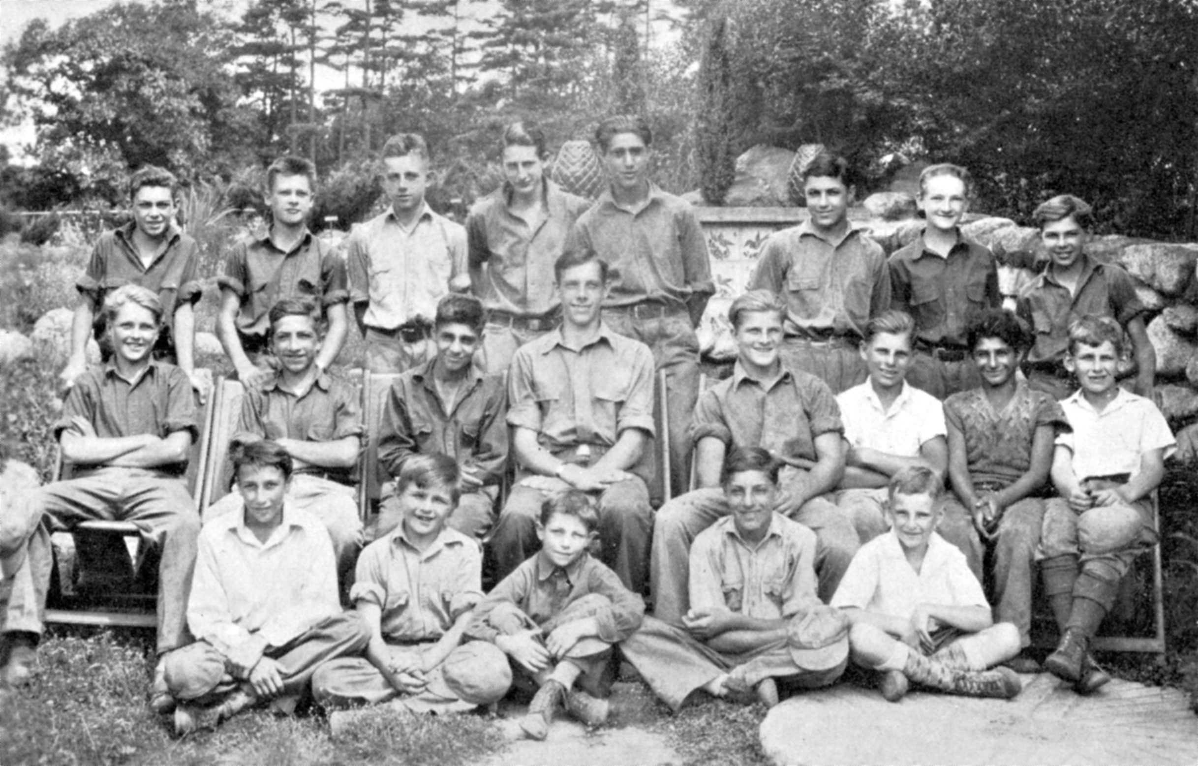 Posed black-and-white photograph of Hillcrest Gardens students in 1931