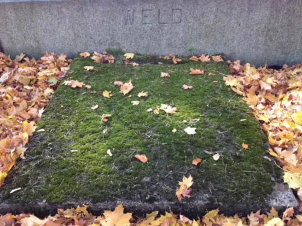 Weld headstone