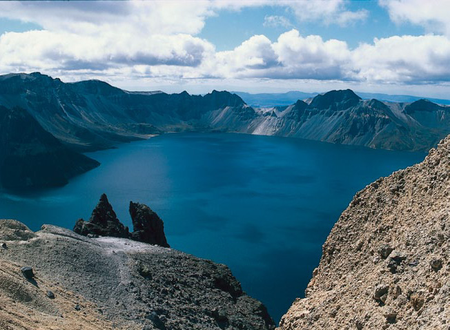 Photo of blue mountain lake