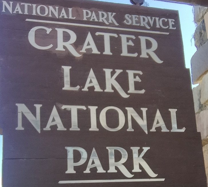 Crater Lake Park sign.