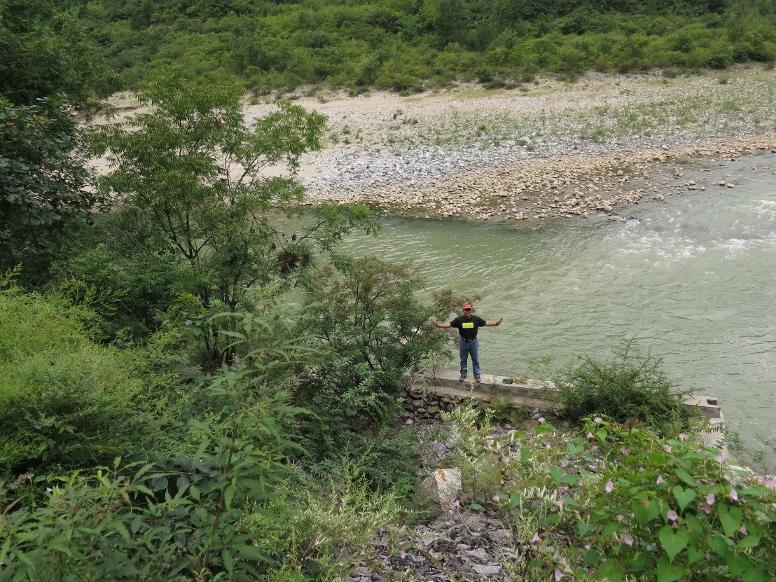 Wang Kang collecting Fraxinus baroniana (NACPEC15-003).