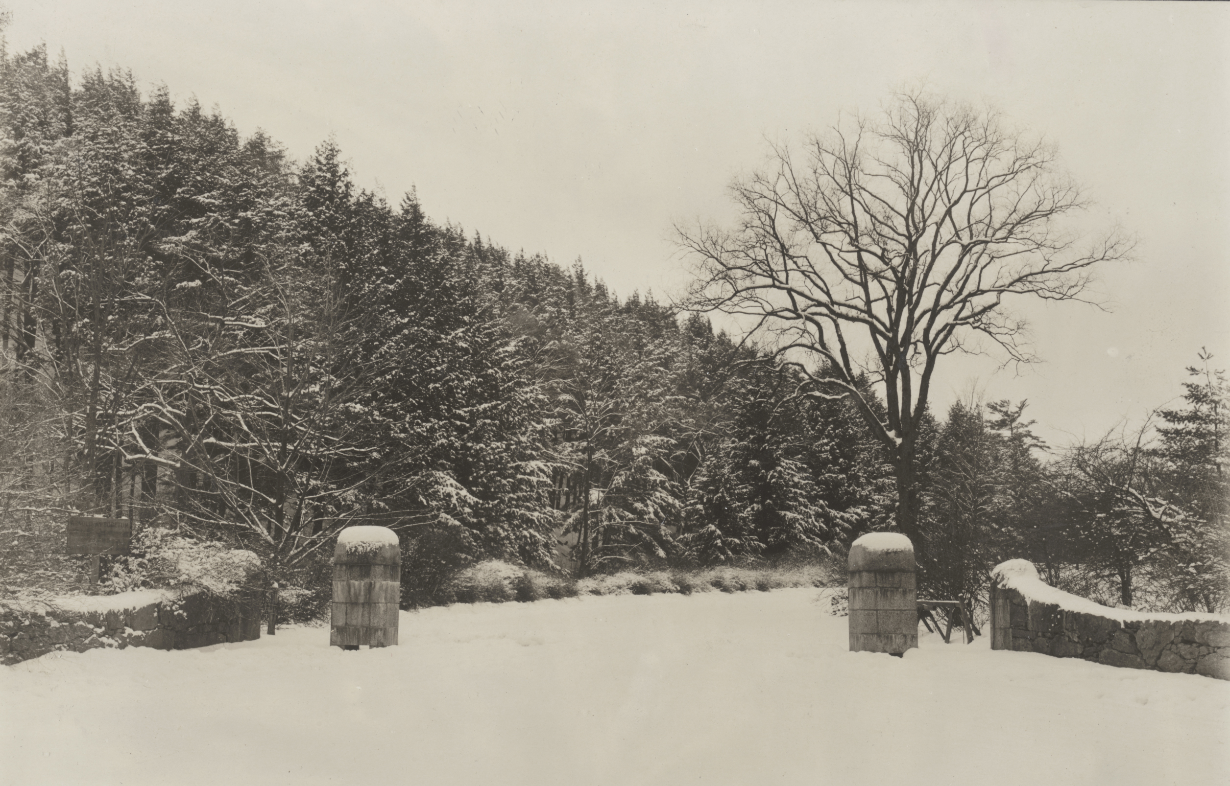 South Street Gate in the snow, 1898.