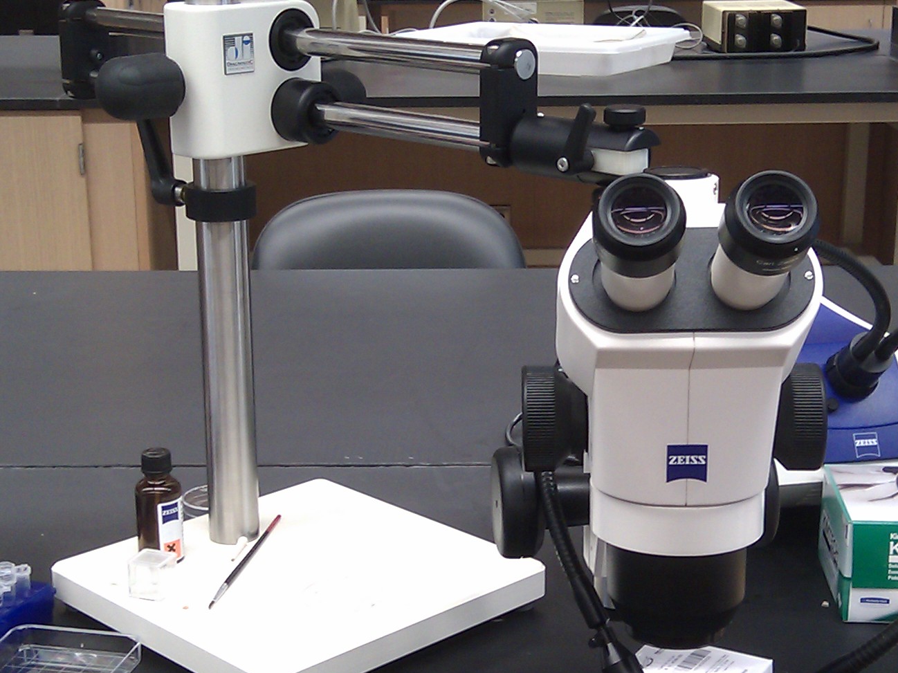 dissecting microscope